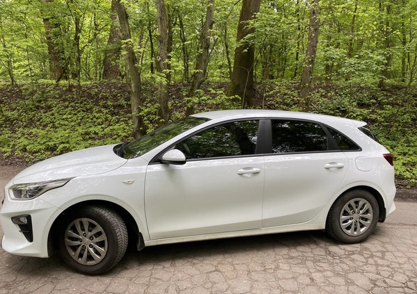 Kia Ceed cena 56900 przebieg: 61000, rok produkcji 2019 z Poznań małe 631
